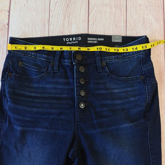 Torrid Bombshell Skinny Super Soft High Rise Jeans sz 10R NWT - Picture 9 of 12
